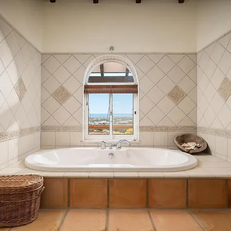 Private Villa With Panoramic Sea Views From Faro To Albufeira, Private Pool, Sleeps 10 Алмансил